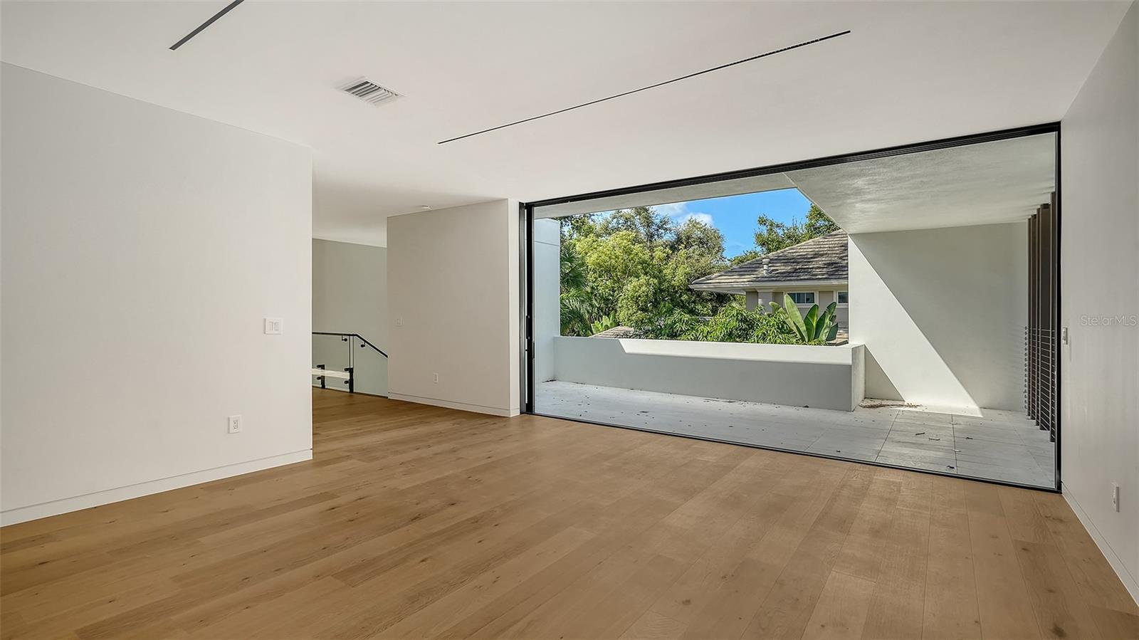 A4667508 Property Photo