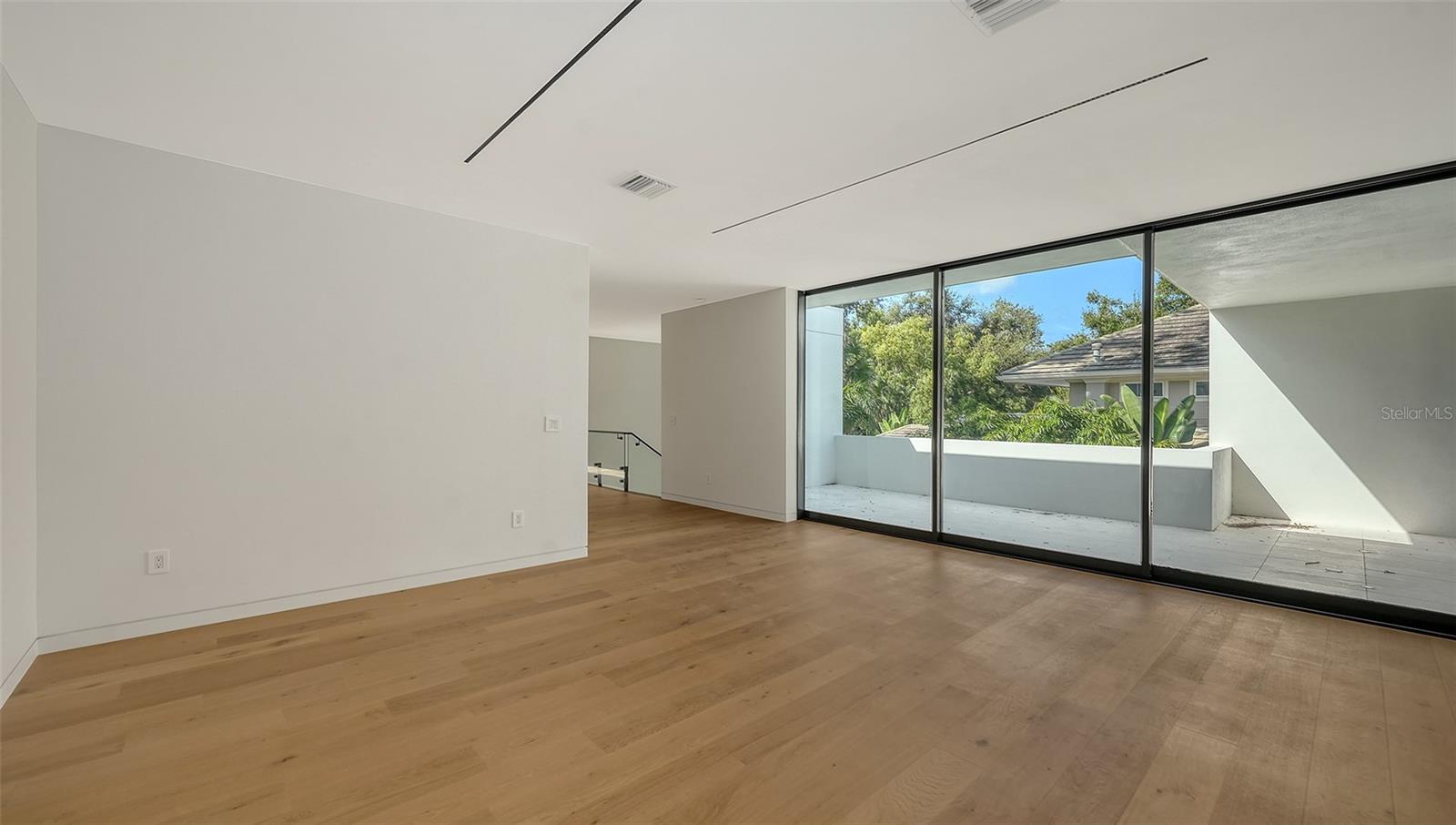 A4667508 Property Photo