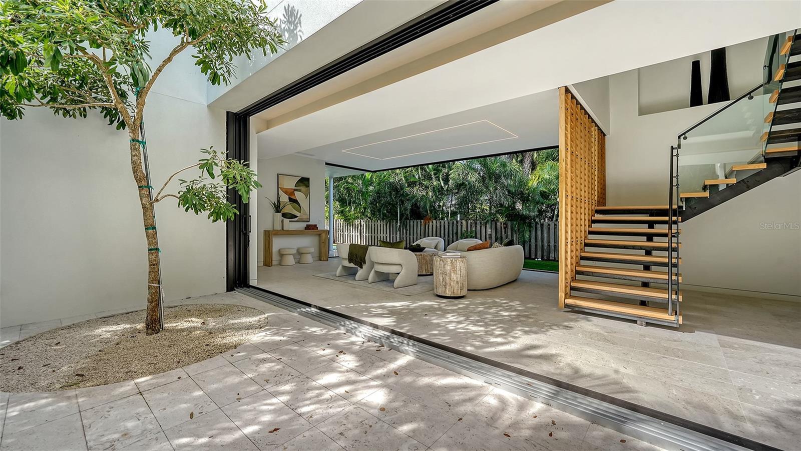 A4667508 Property Photo