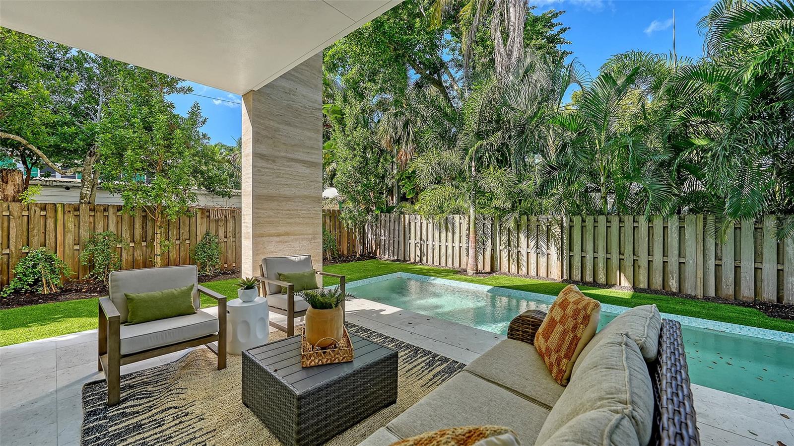 A4667508 Property Photo