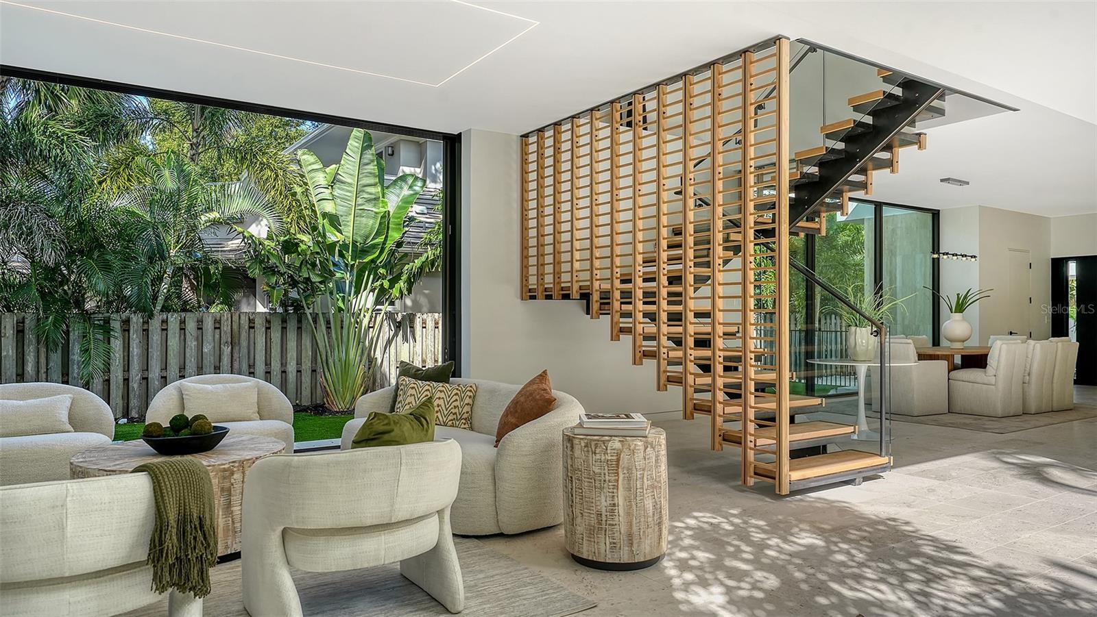 A4667508 Property Photo