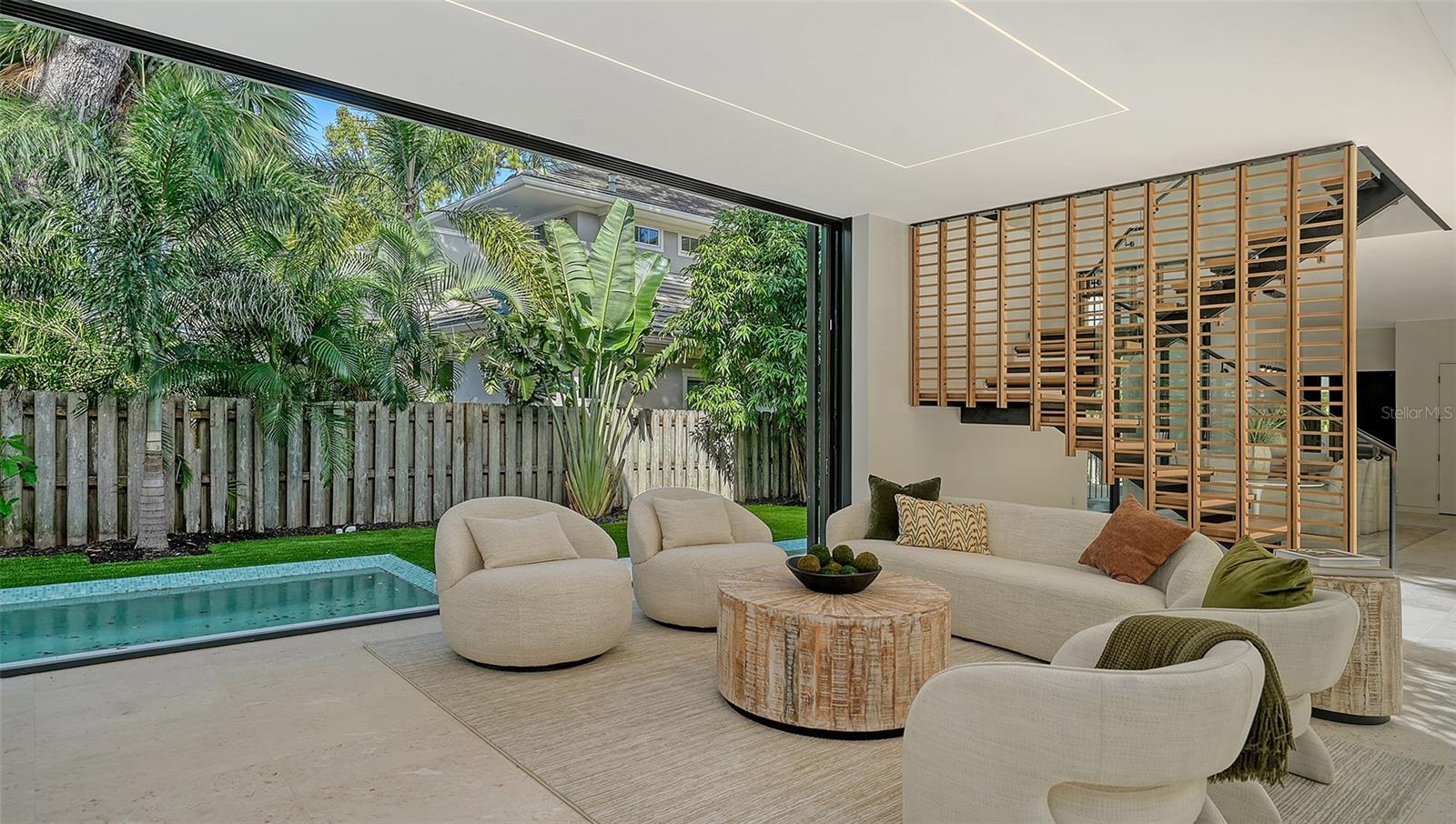 A4667508 Property Photo