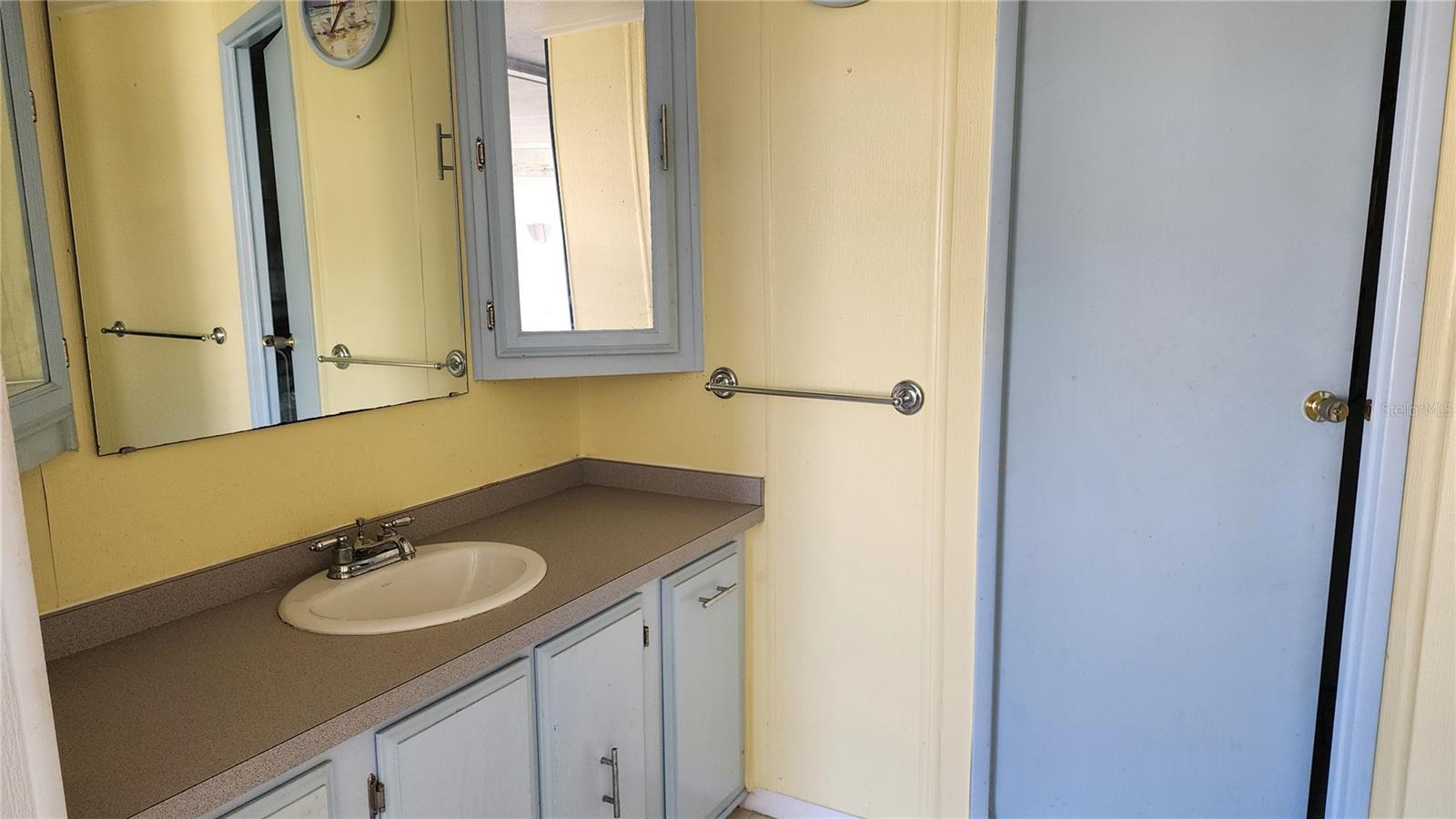 A4667528 Property Photo