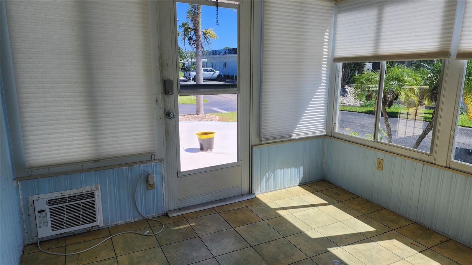 A4667528 Property Photo