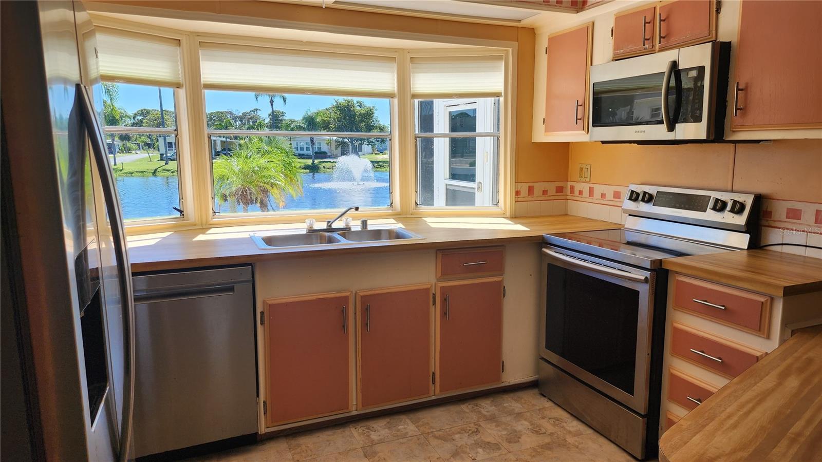 A4667528 Property Photo