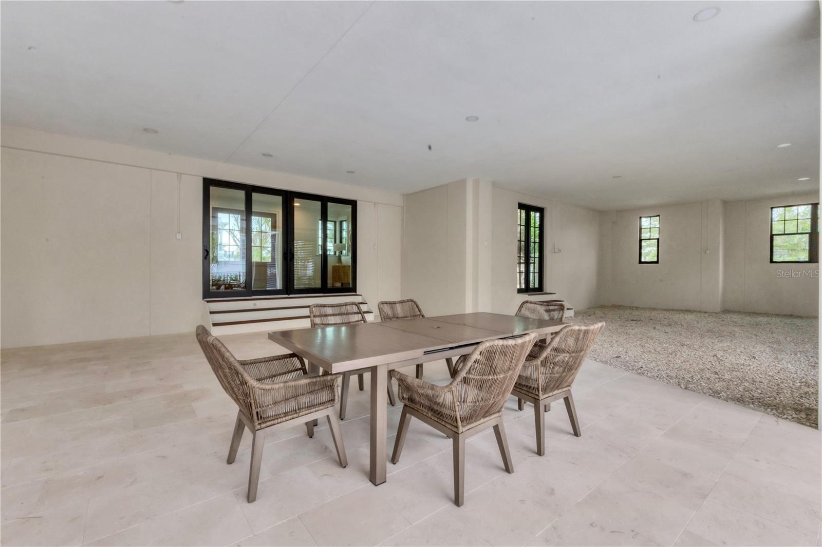 D6144126 Property Photo