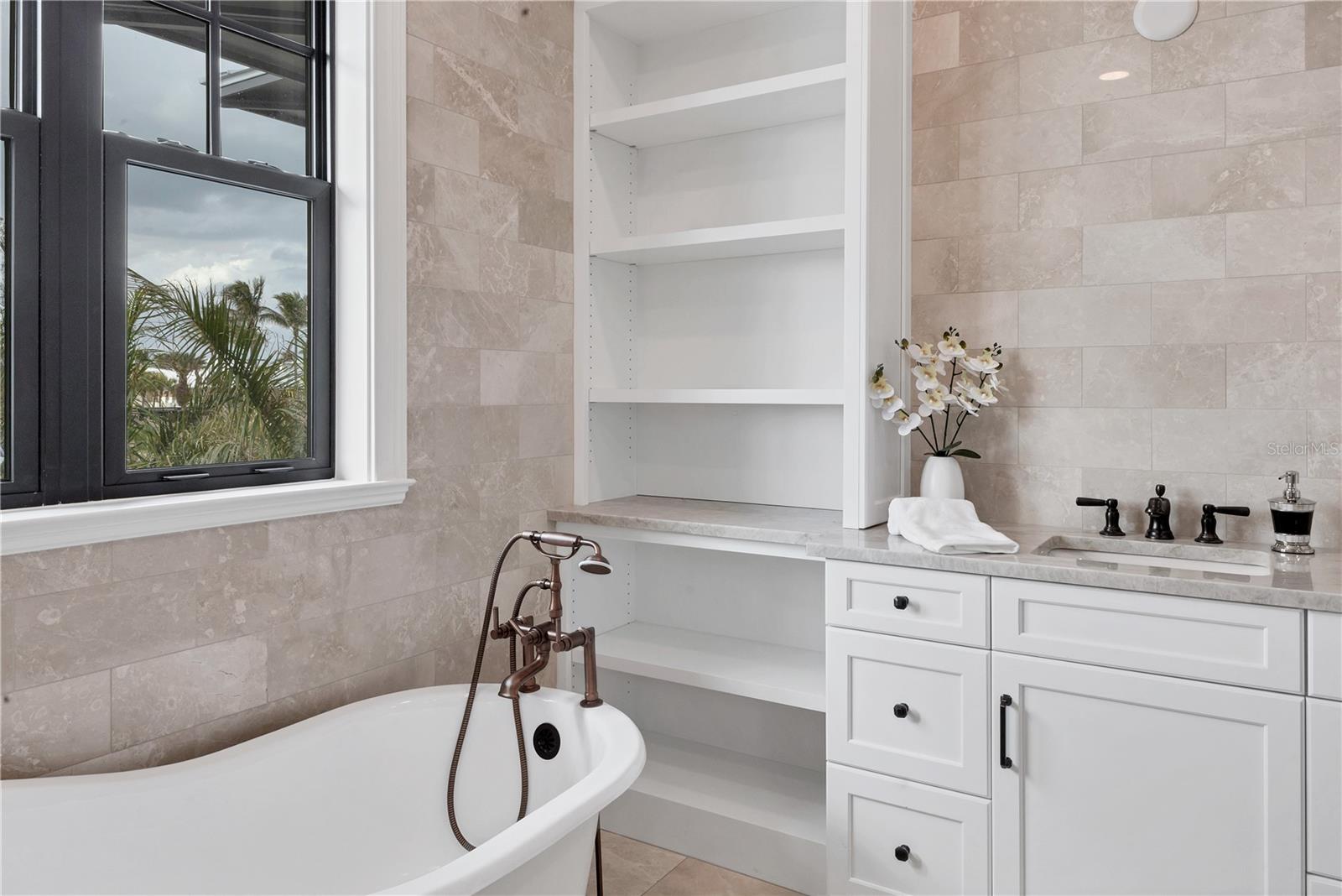 D6144126 Property Photo