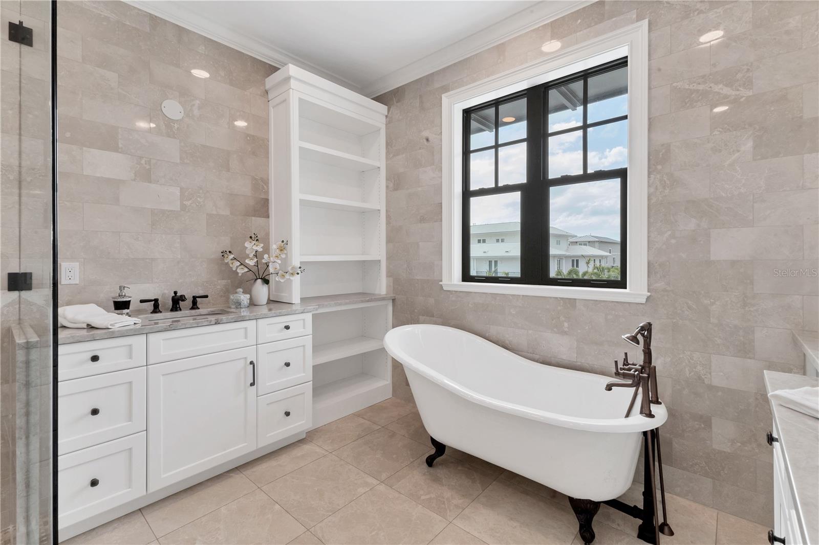 D6144126 Property Photo