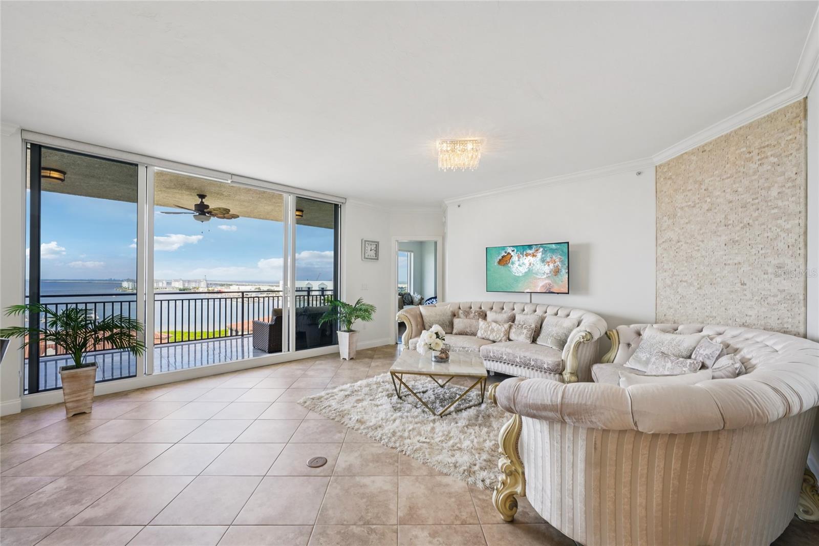 Sophisticated entertaining space