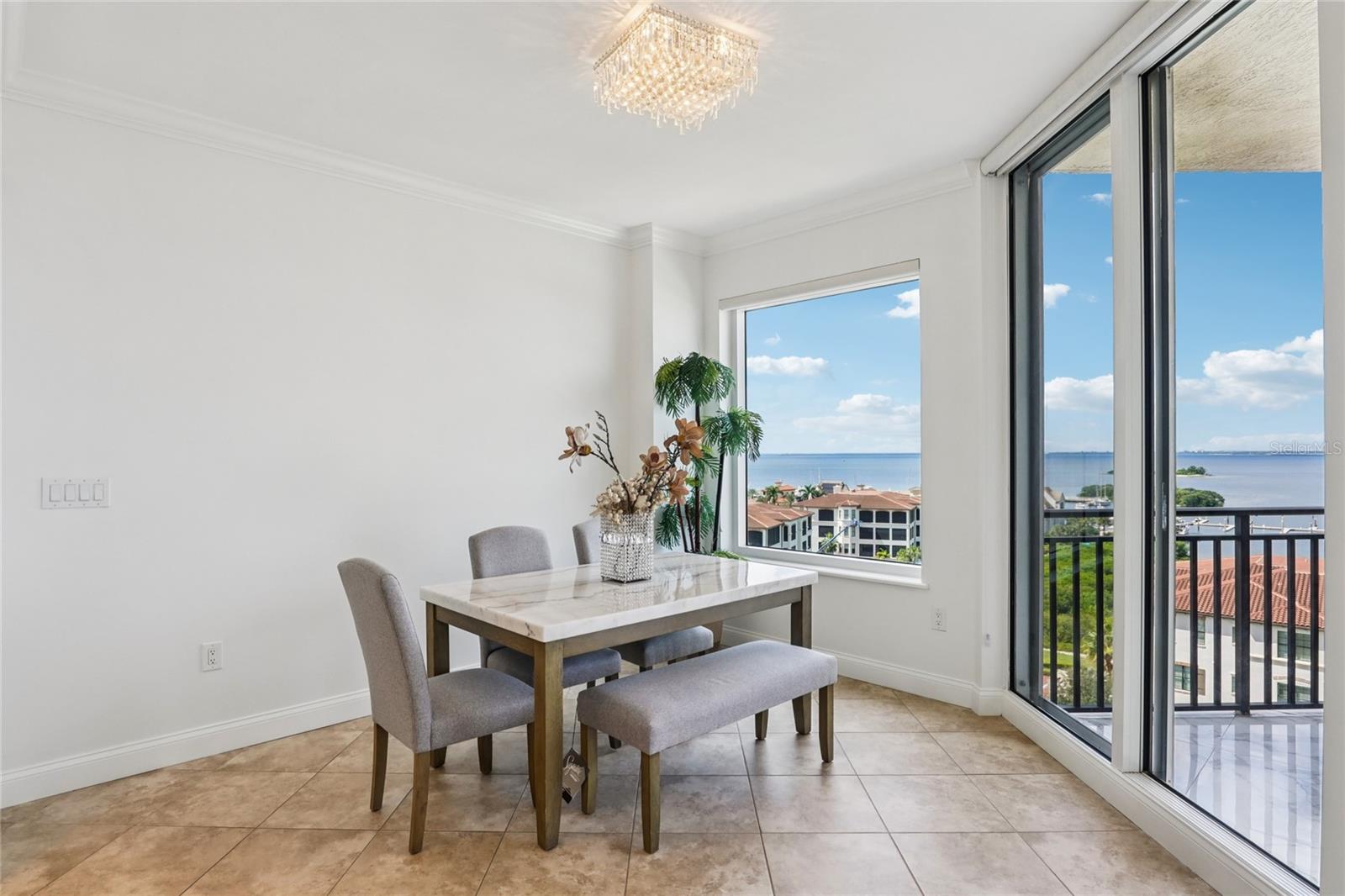 Dine in with the perfect view