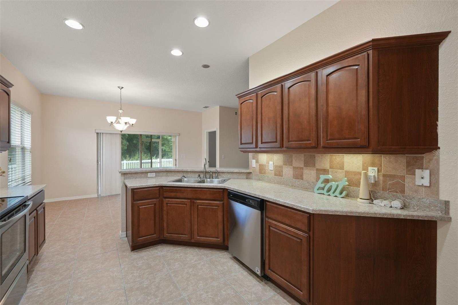 6339 TWIN BRIDGES DR, ZEPHYRHILLS, FL, 33541