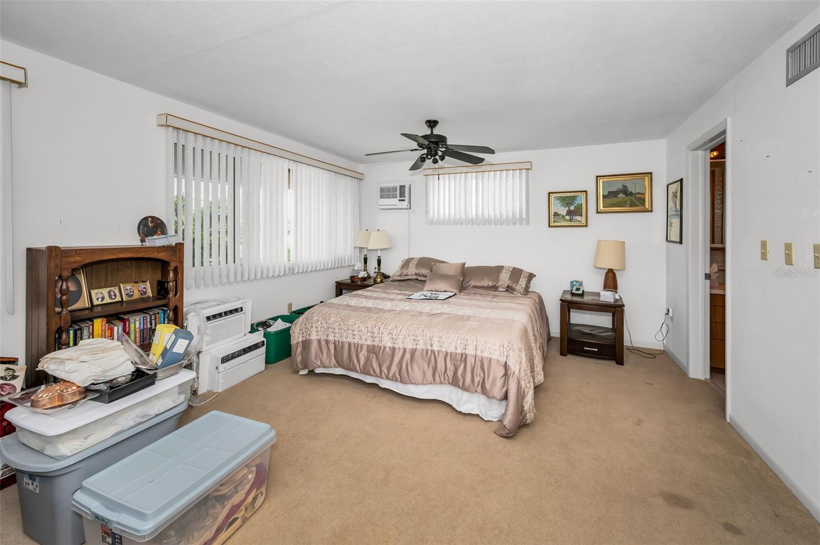 Enormous guest bedroom on the second level - front of house