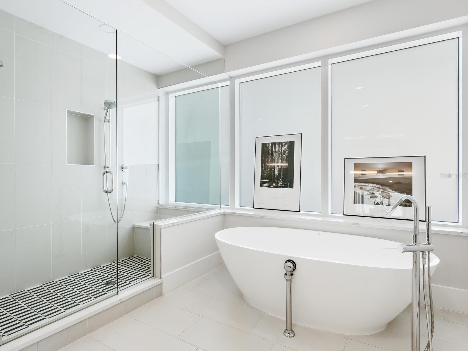 A4667550 Property Photo