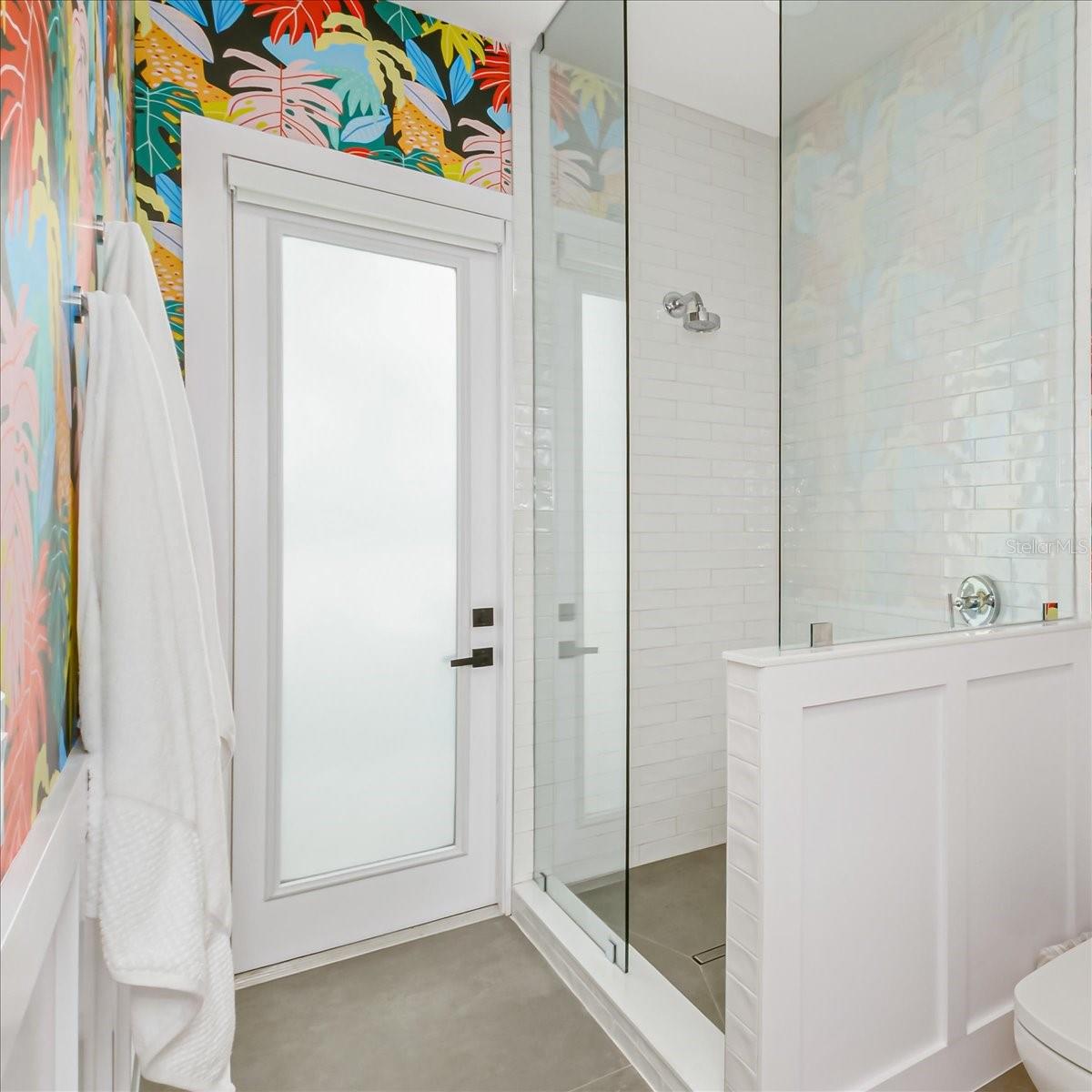 V4945260 Property Photo