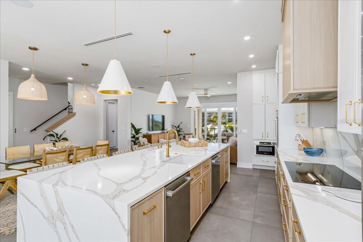 V4945260 Property Photo