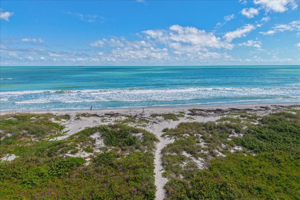 V4945260 Property Photo