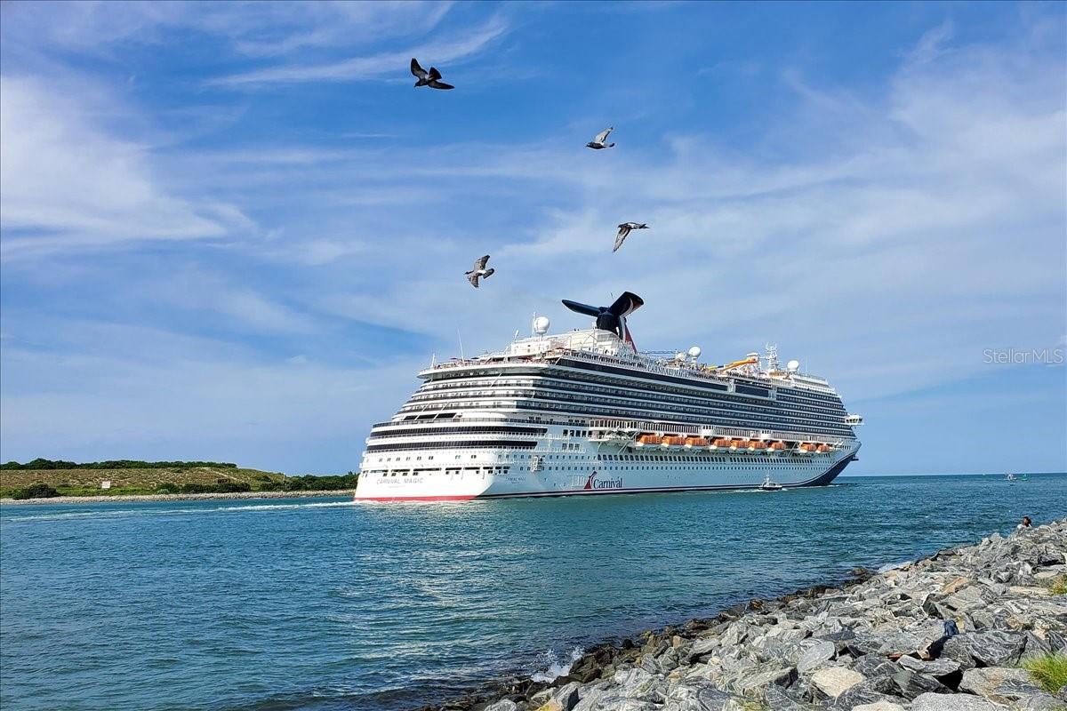 V4945260 Property Photo