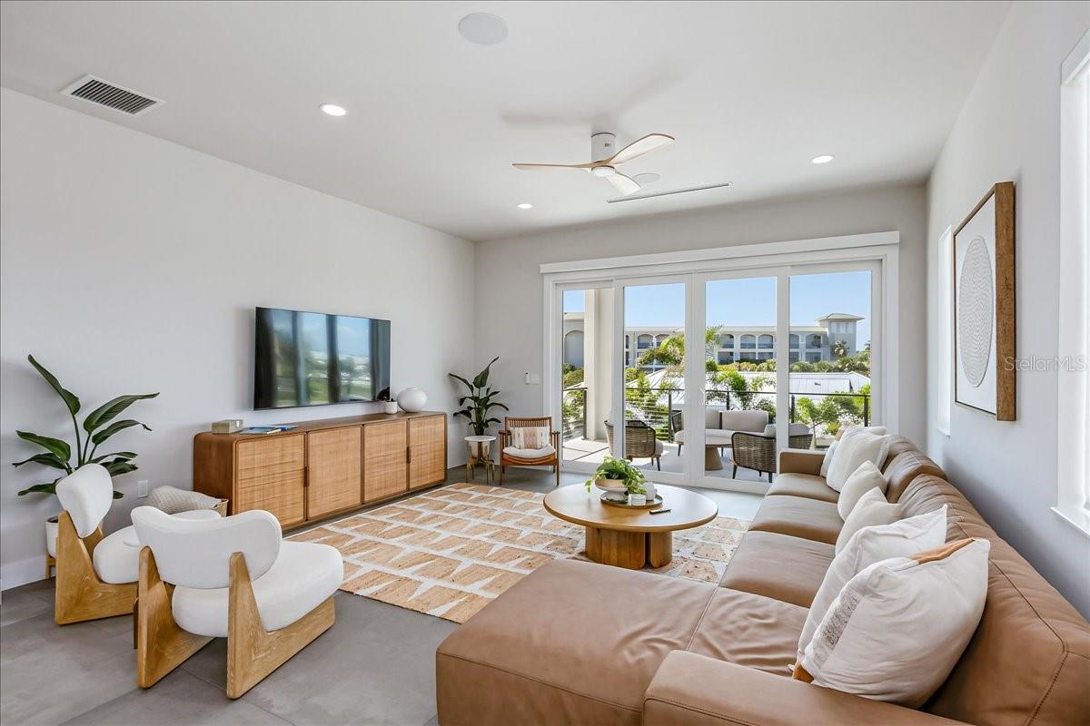 V4945260 Property Photo