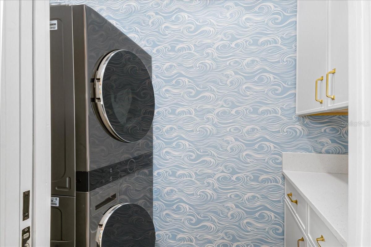 V4945260 Property Photo