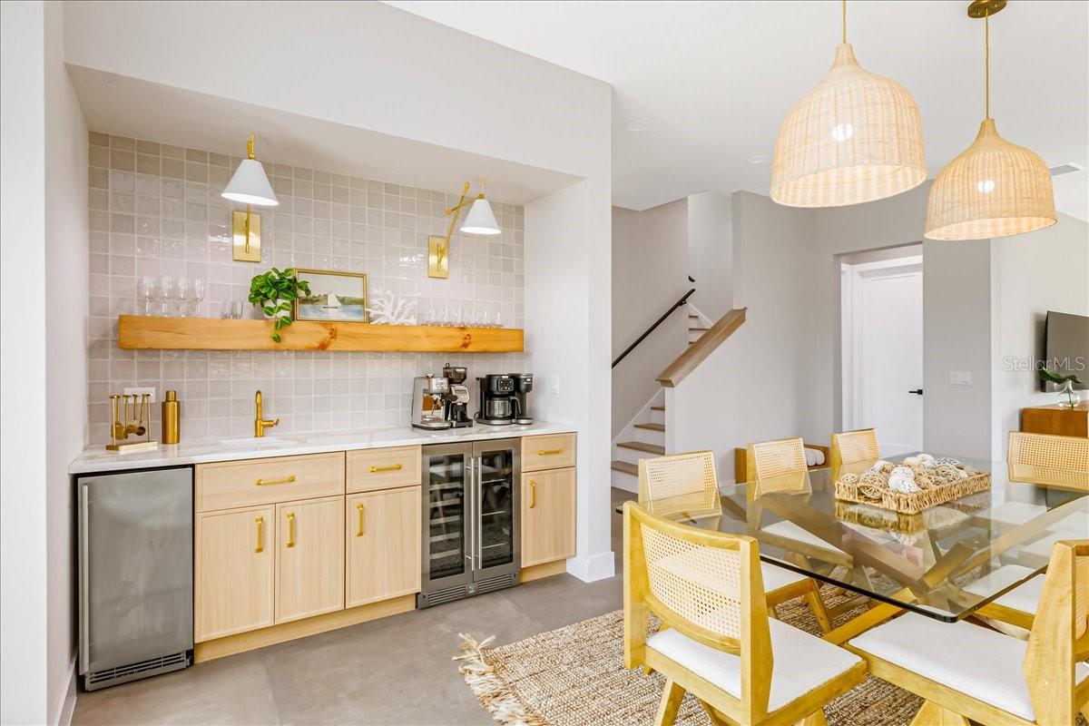 V4945260 Property Photo