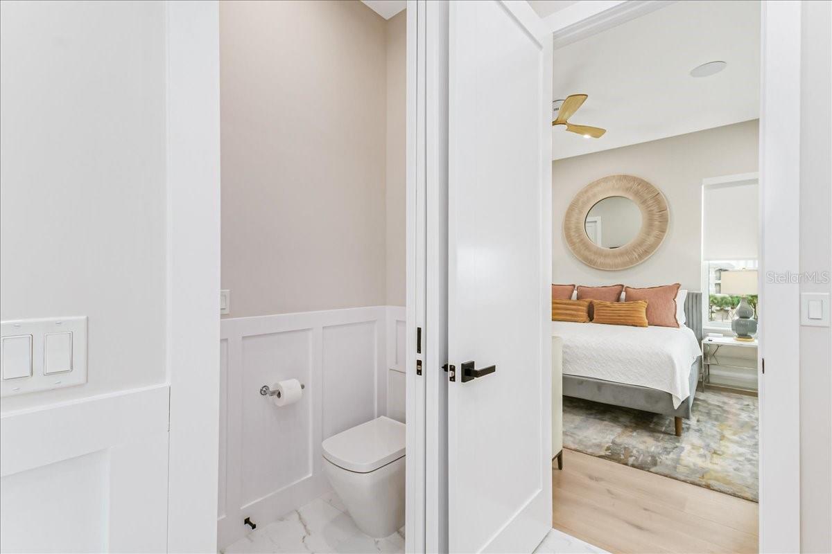 V4945260 Property Photo