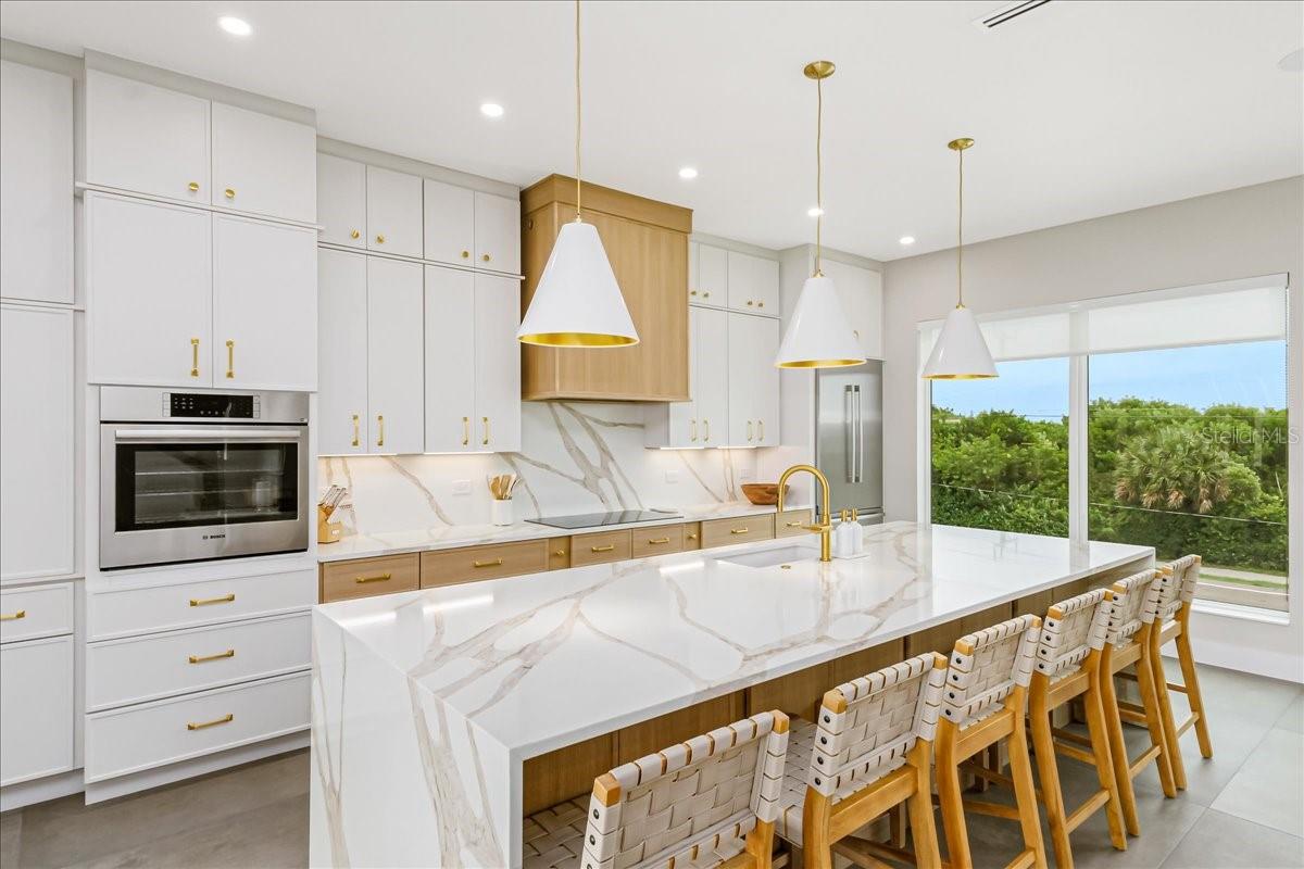 V4945260 Property Photo