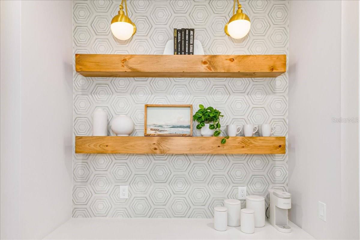 V4945260 Property Photo