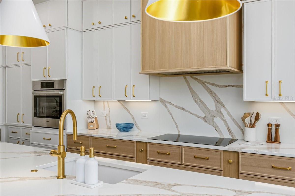 V4945260 Property Photo