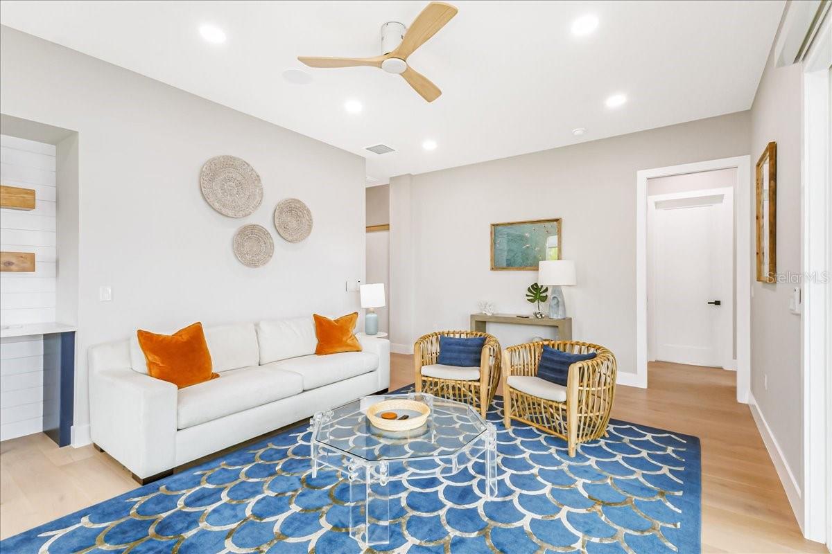 V4945260 Property Photo