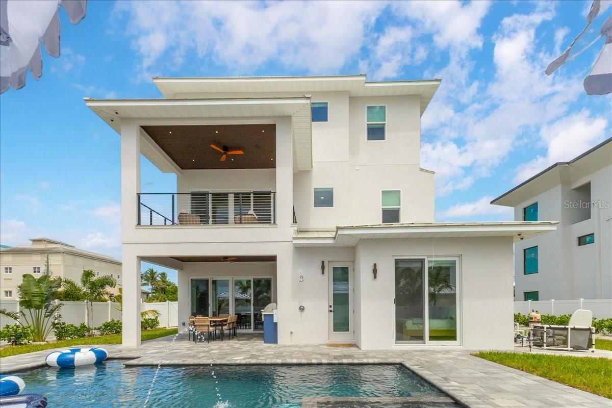 V4945260 Property Photo