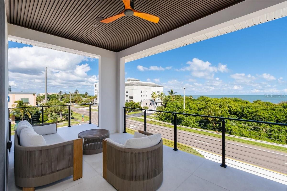 V4945260 Property Photo