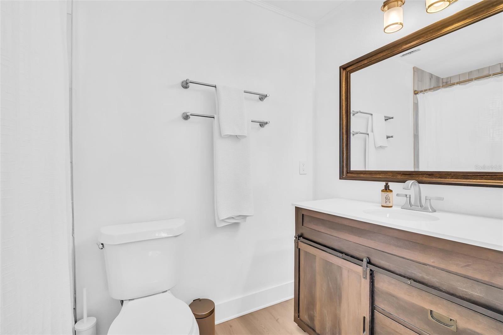 Ensuite Bedroom #2 w/ Tub