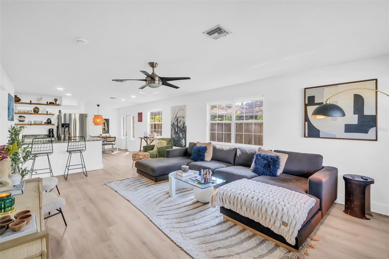 Open Concept - Light and Bright