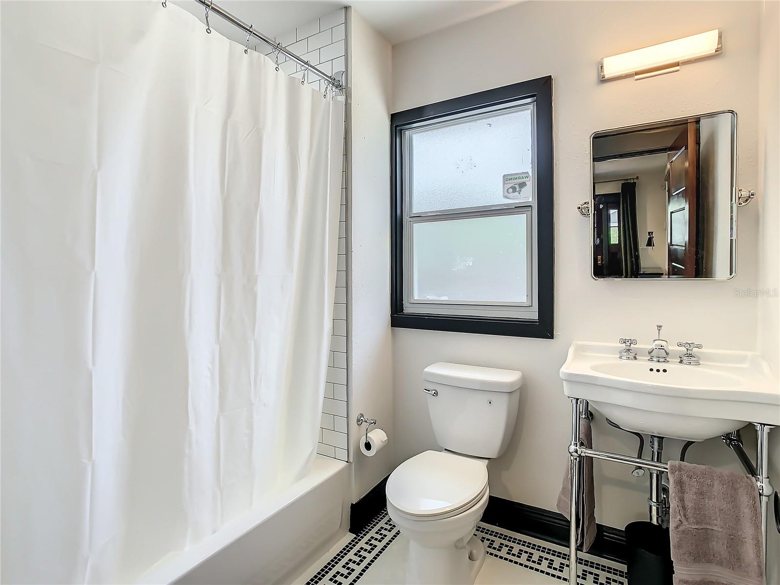 803 E FRIERSON AVE, TAMPA, FL, 33603