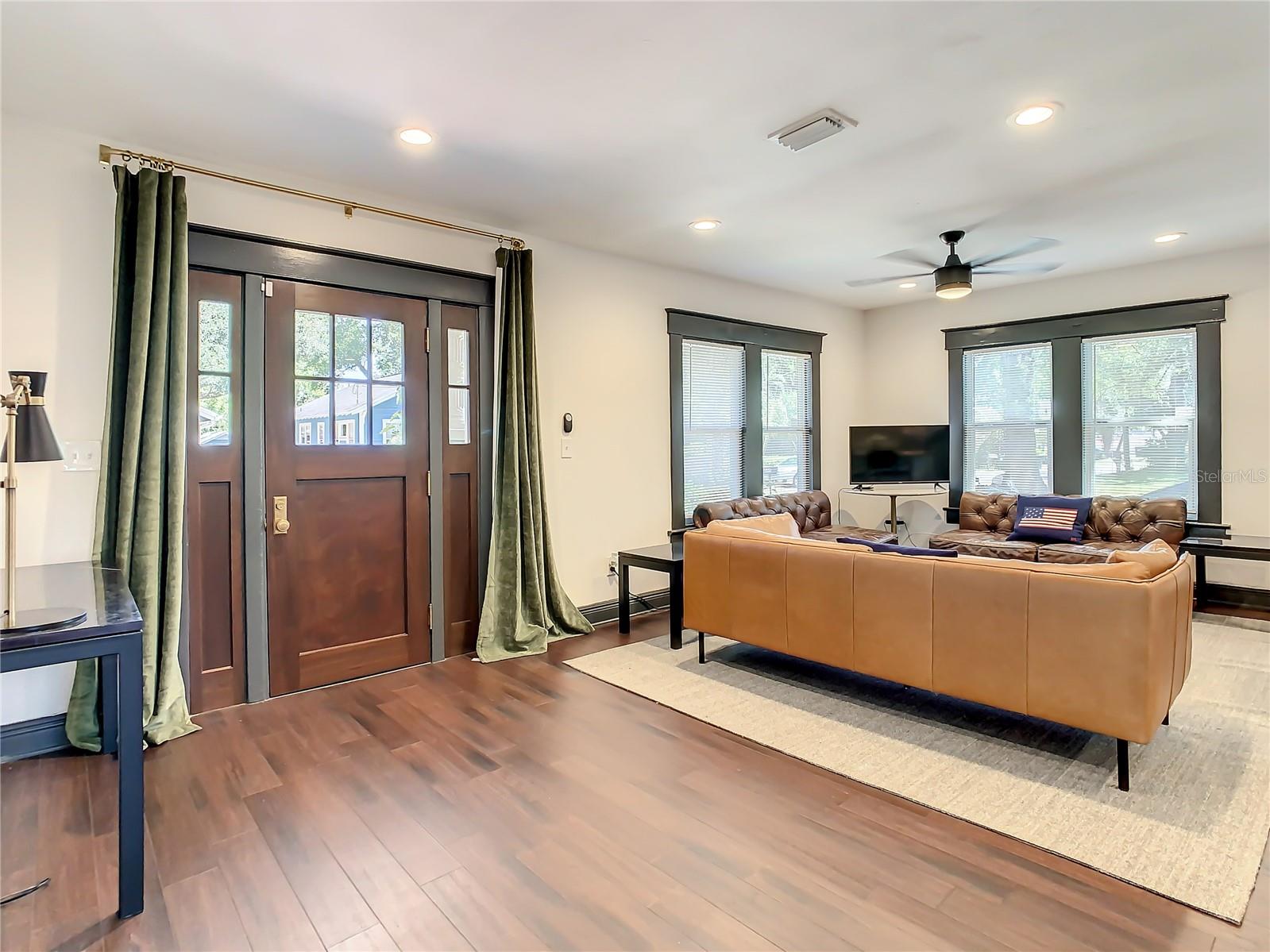 803 E FRIERSON AVE, TAMPA, FL, 33603