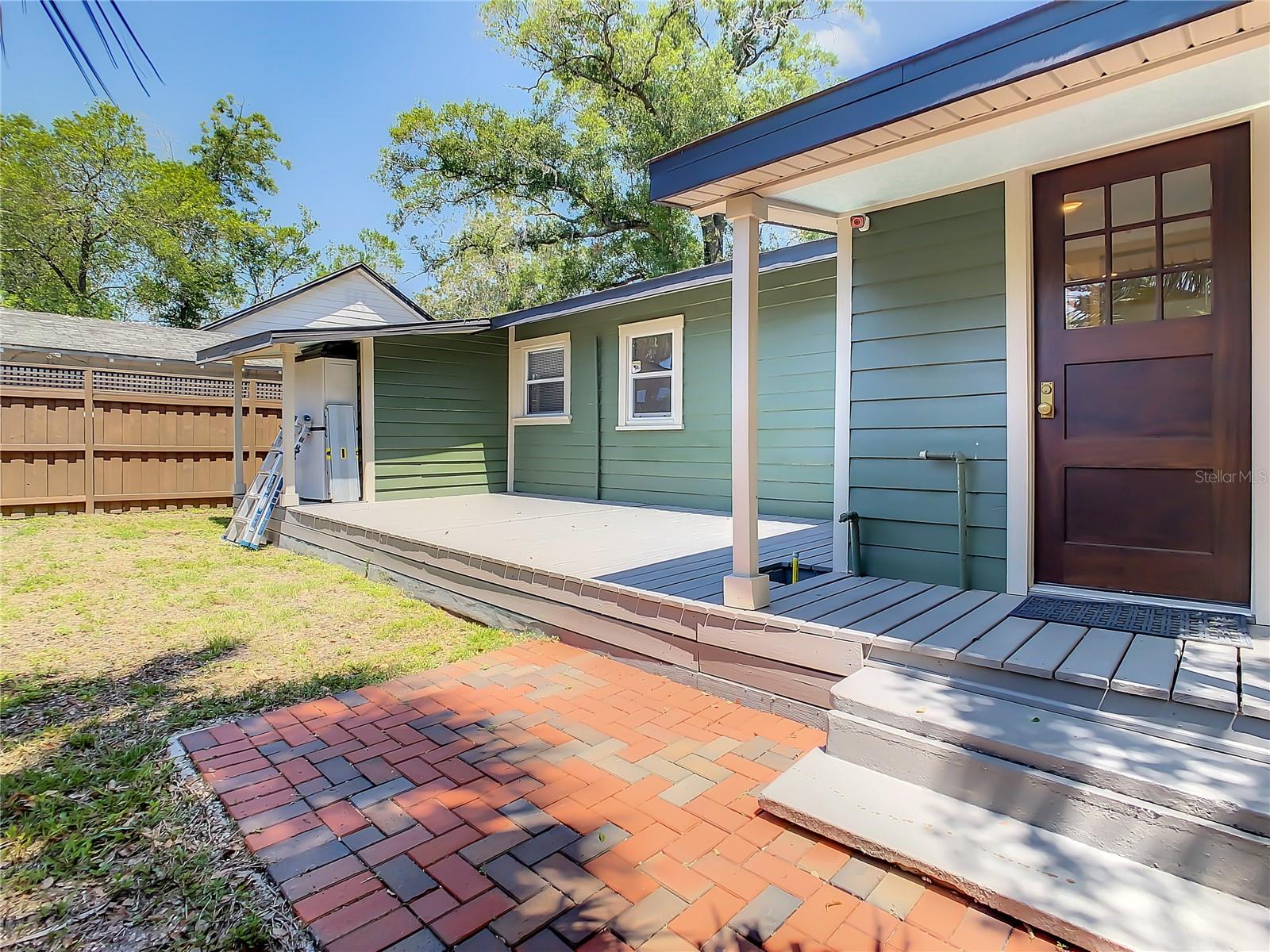 803 E FRIERSON AVE, TAMPA, FL, 33603