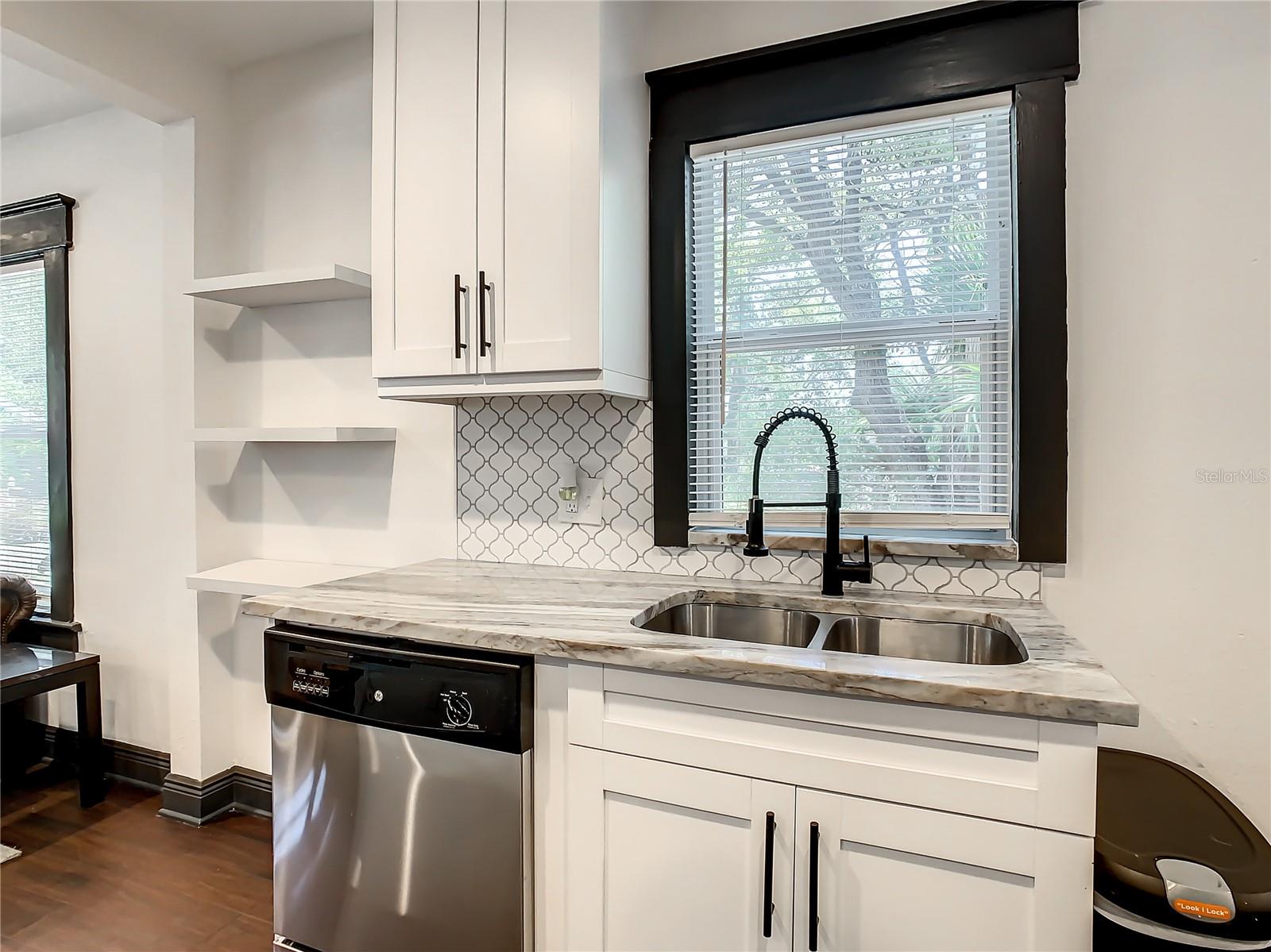 803 E FRIERSON AVE, TAMPA, FL, 33603