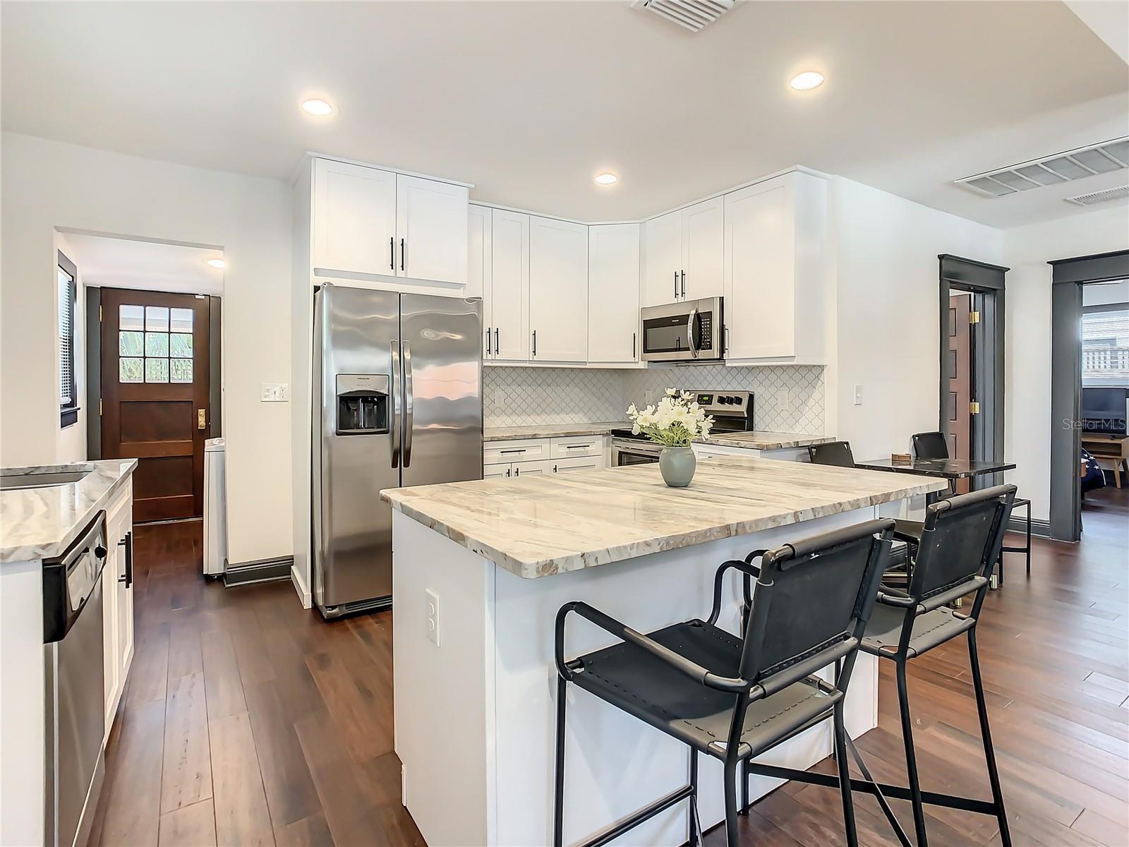 803 E FRIERSON AVE, TAMPA, FL, 33603