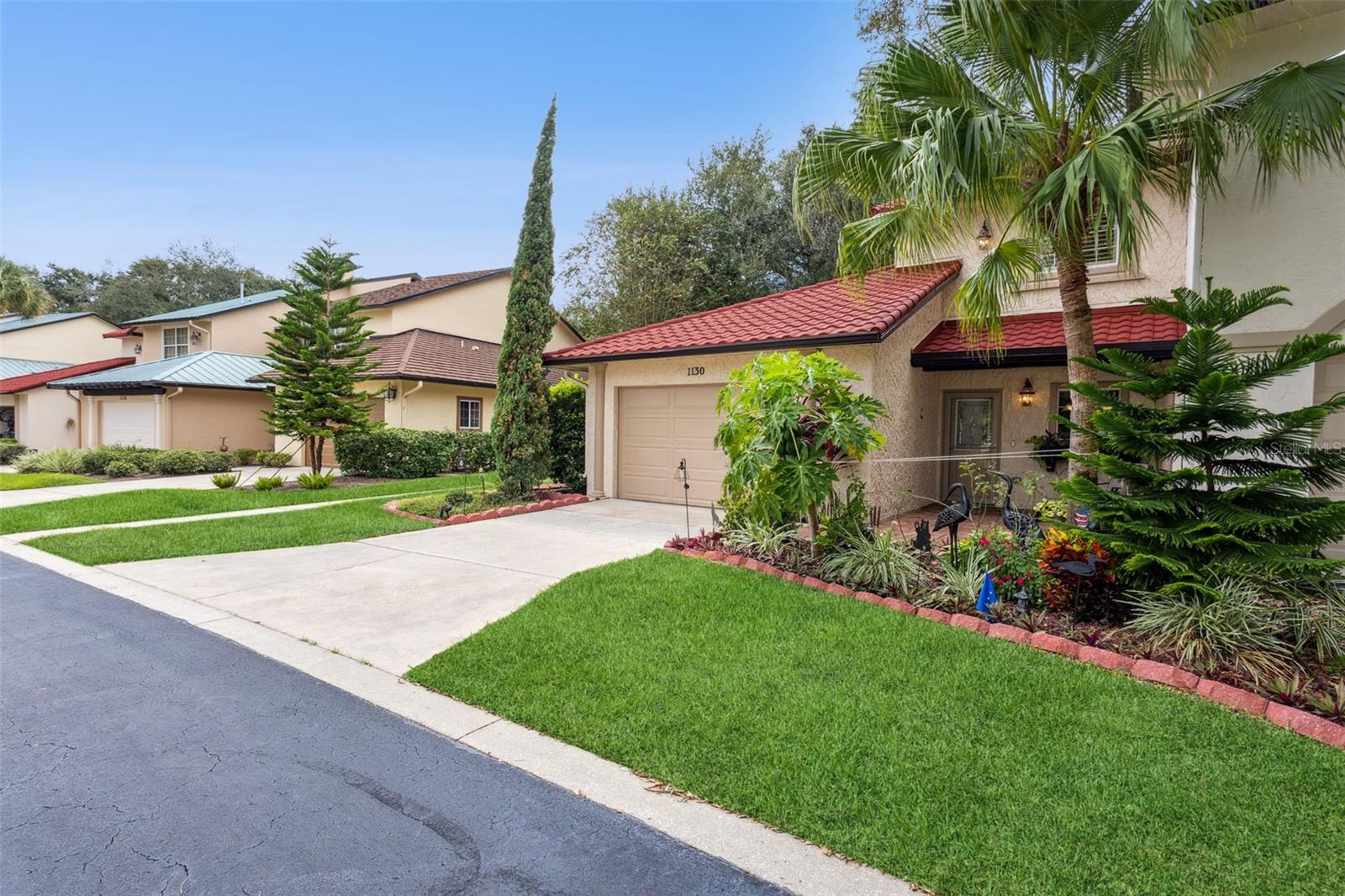 1130 AVENIDA DE LAS CASAS, LADY LAKE, FL, 32159