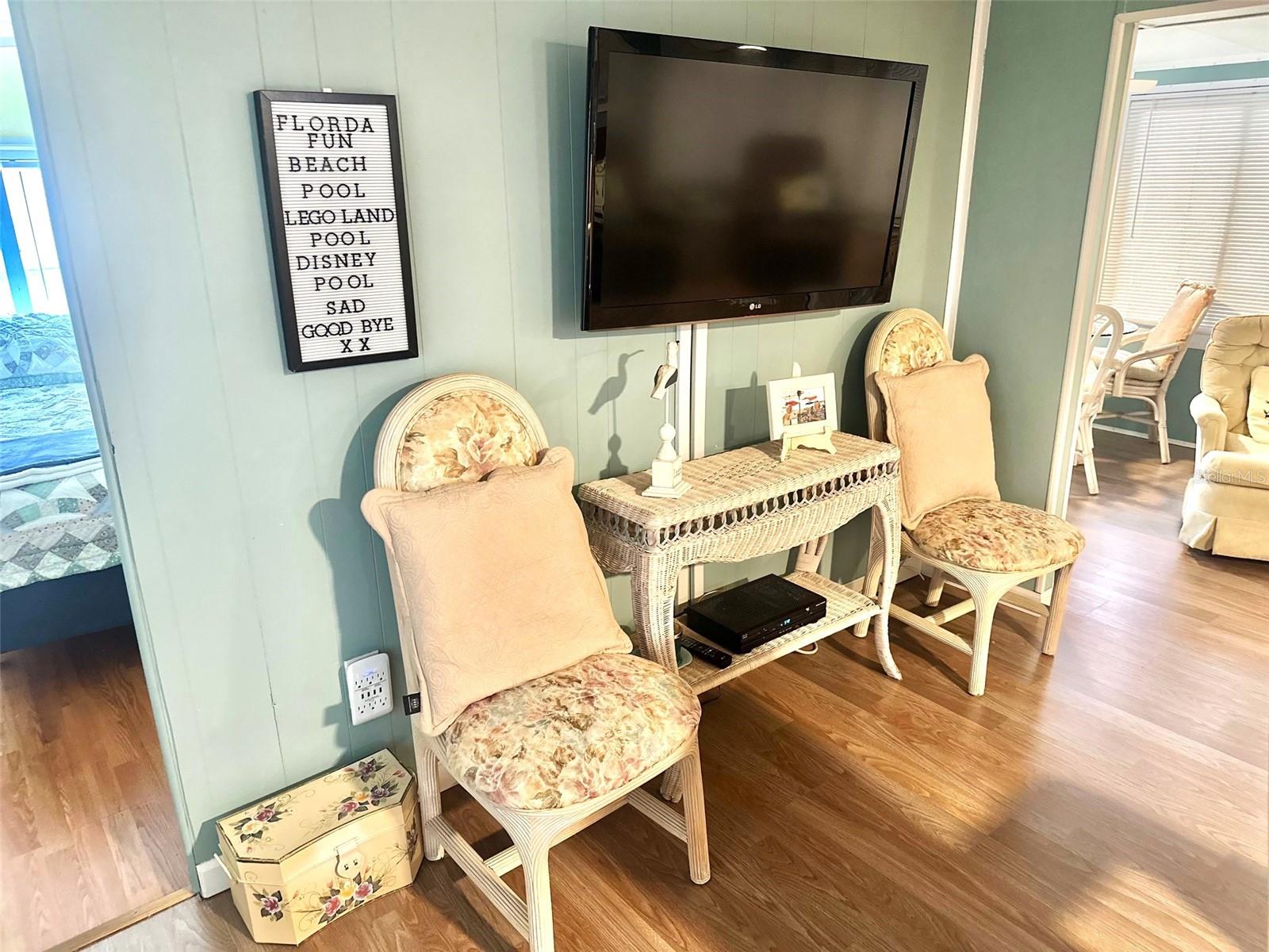 TB8435120 Property Photo