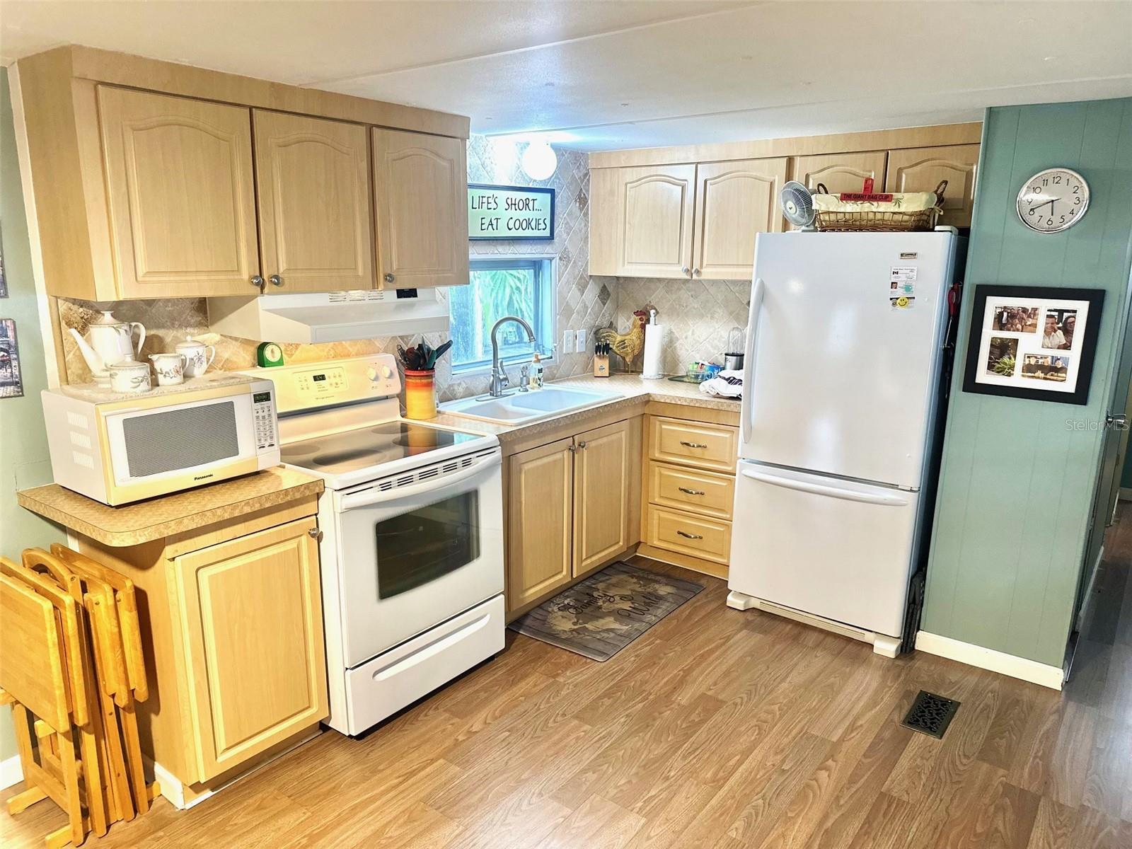 TB8435120 Property Photo