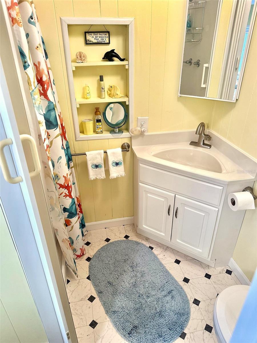 TB8435120 Property Photo