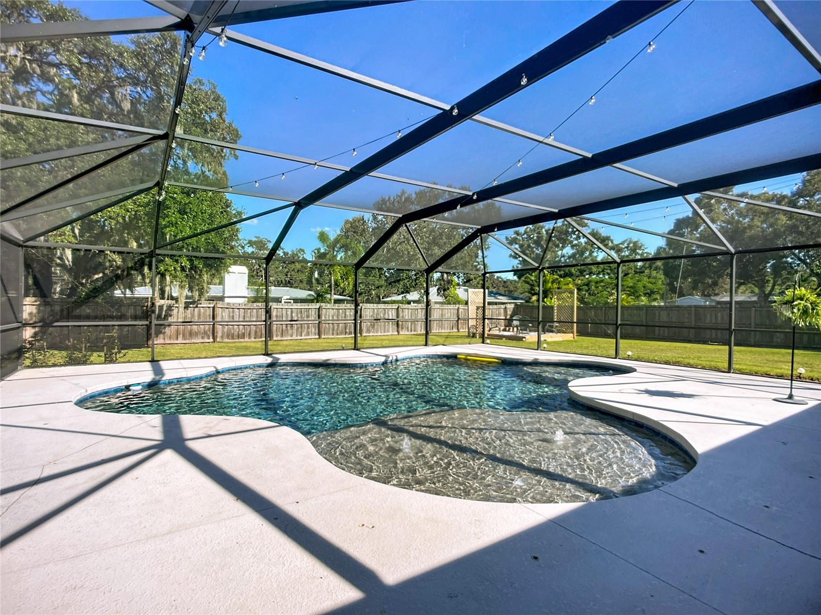 505 E LAKE DR, SARASOTA, FL, 34232