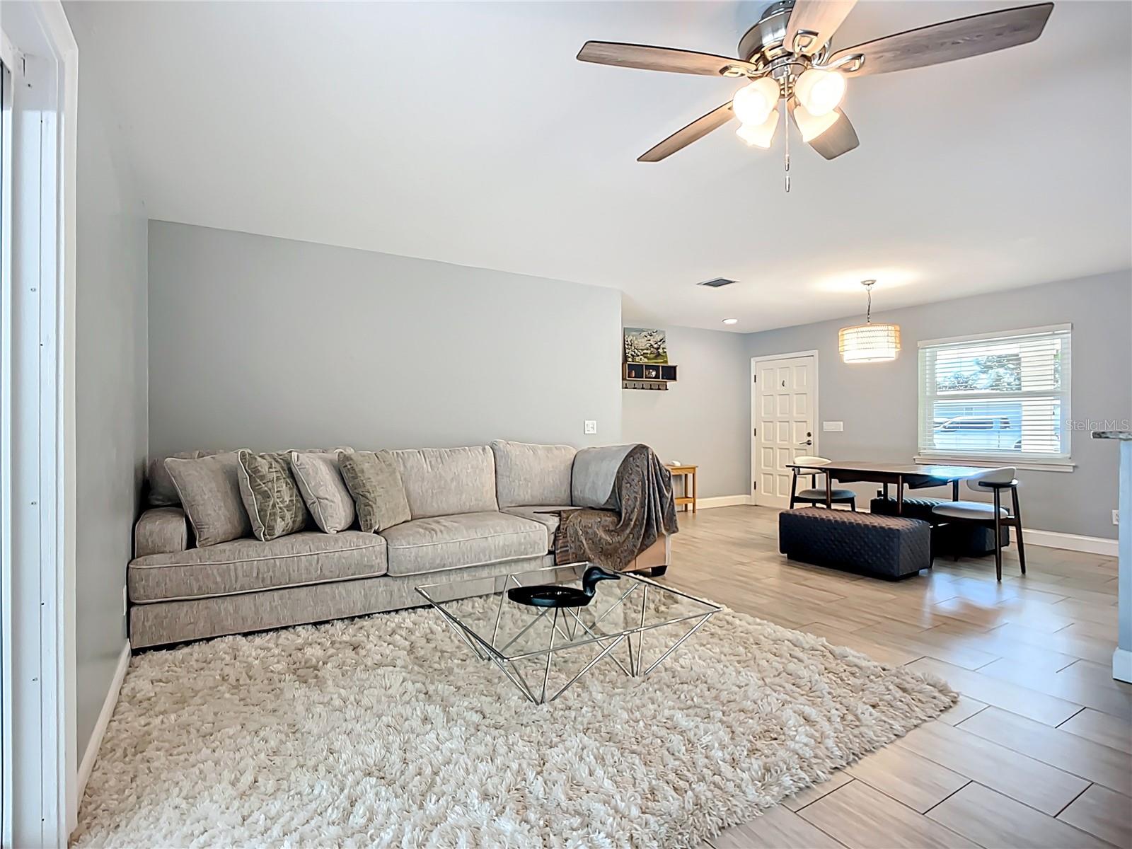 505 E LAKE DR, SARASOTA, FL, 34232