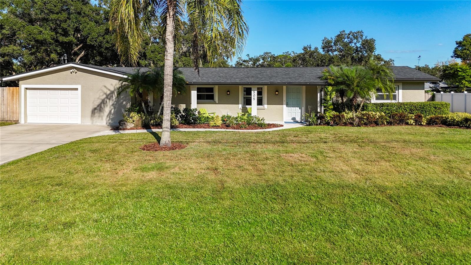 505 E LAKE DR, SARASOTA, FL, 34232