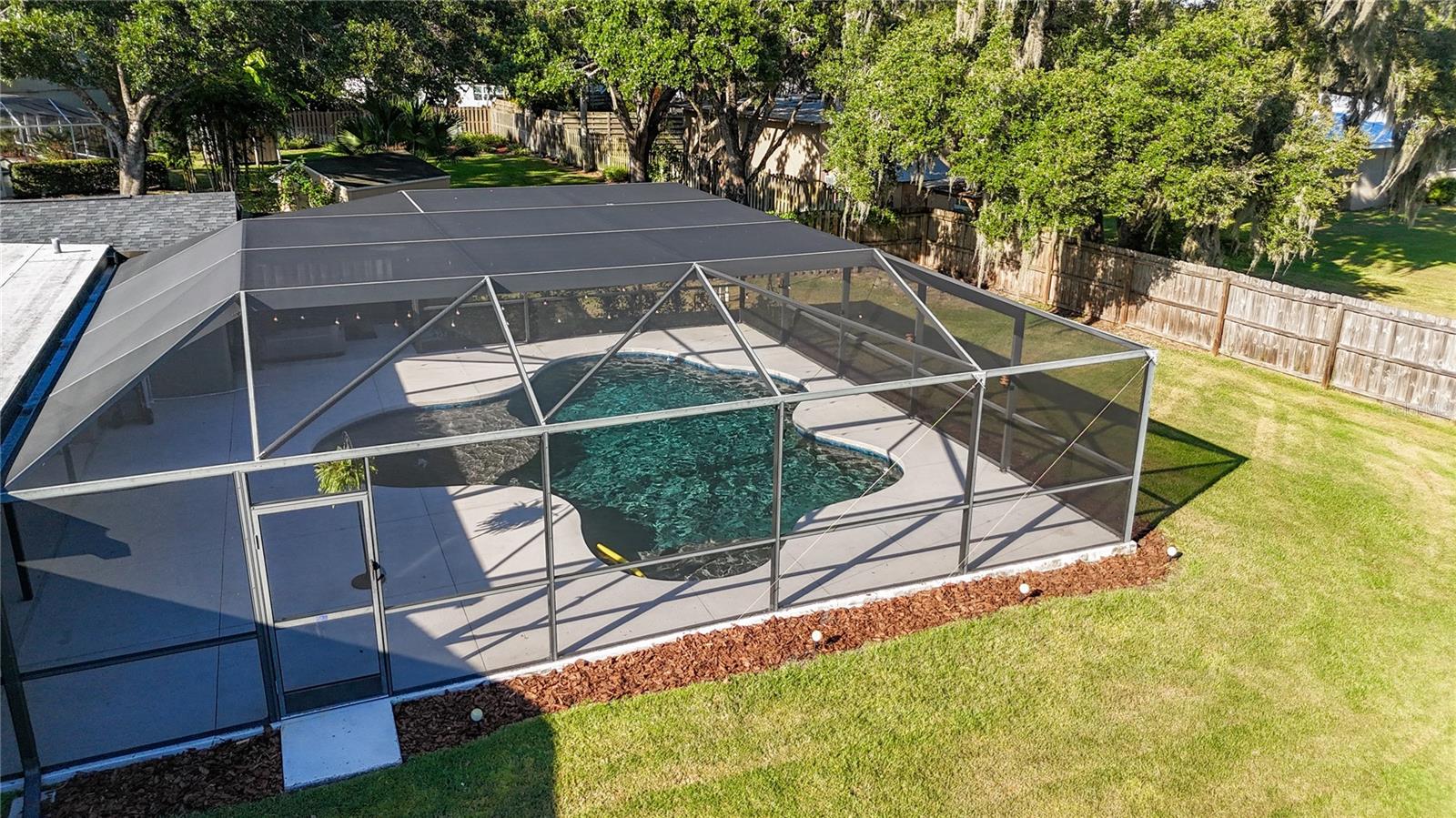 505 E LAKE DR, SARASOTA, FL, 34232