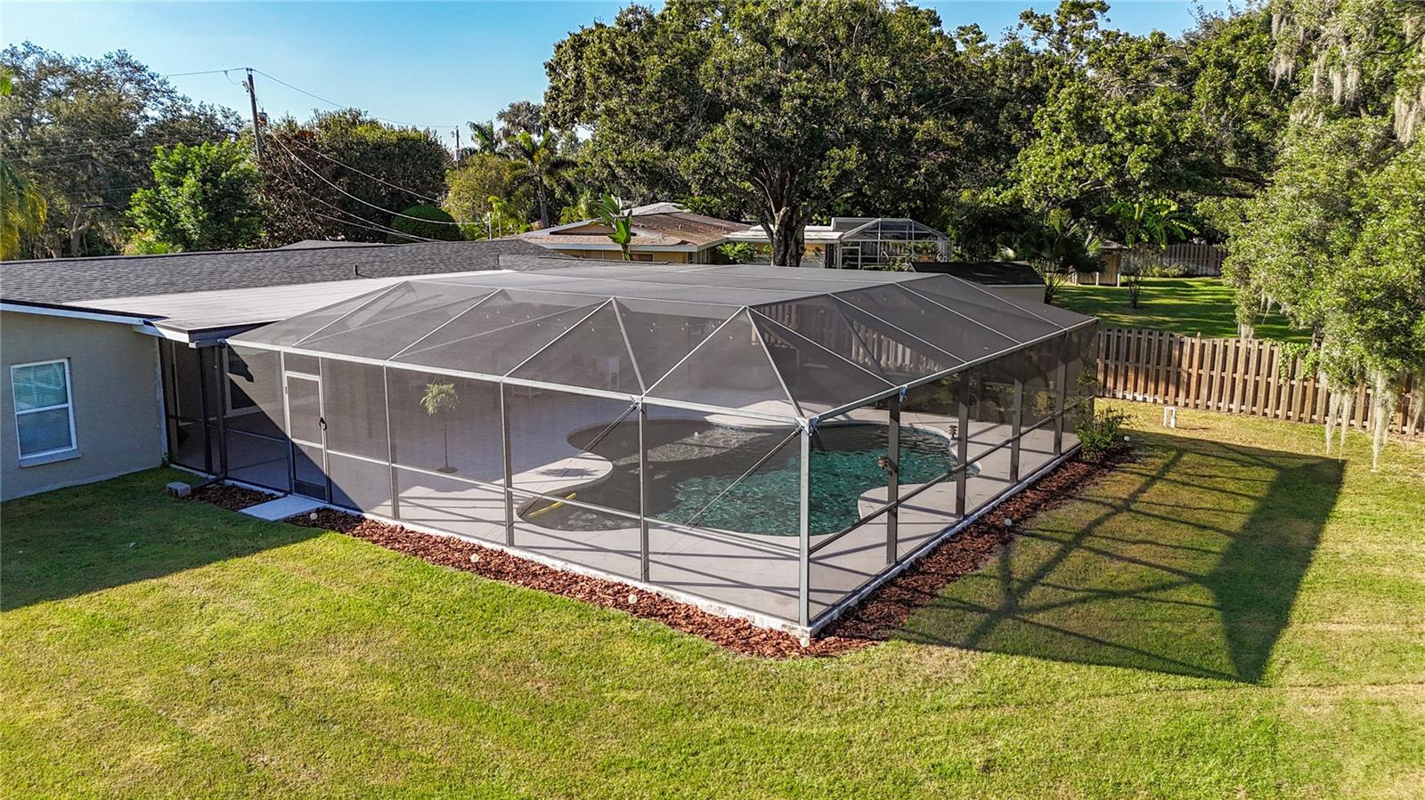 505 E LAKE DR, SARASOTA, FL, 34232