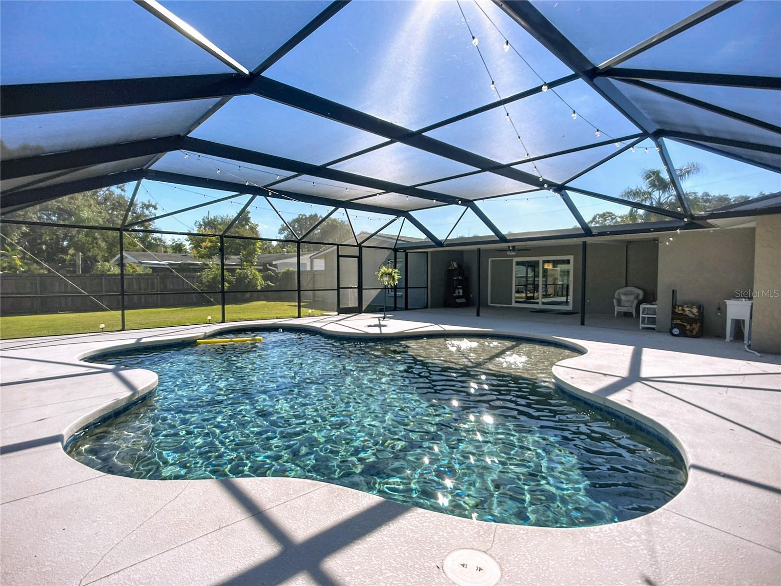 505 E LAKE DR, SARASOTA, FL, 34232