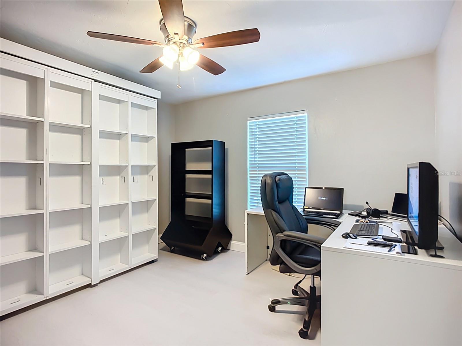 505 E LAKE DR, SARASOTA, FL, 34232