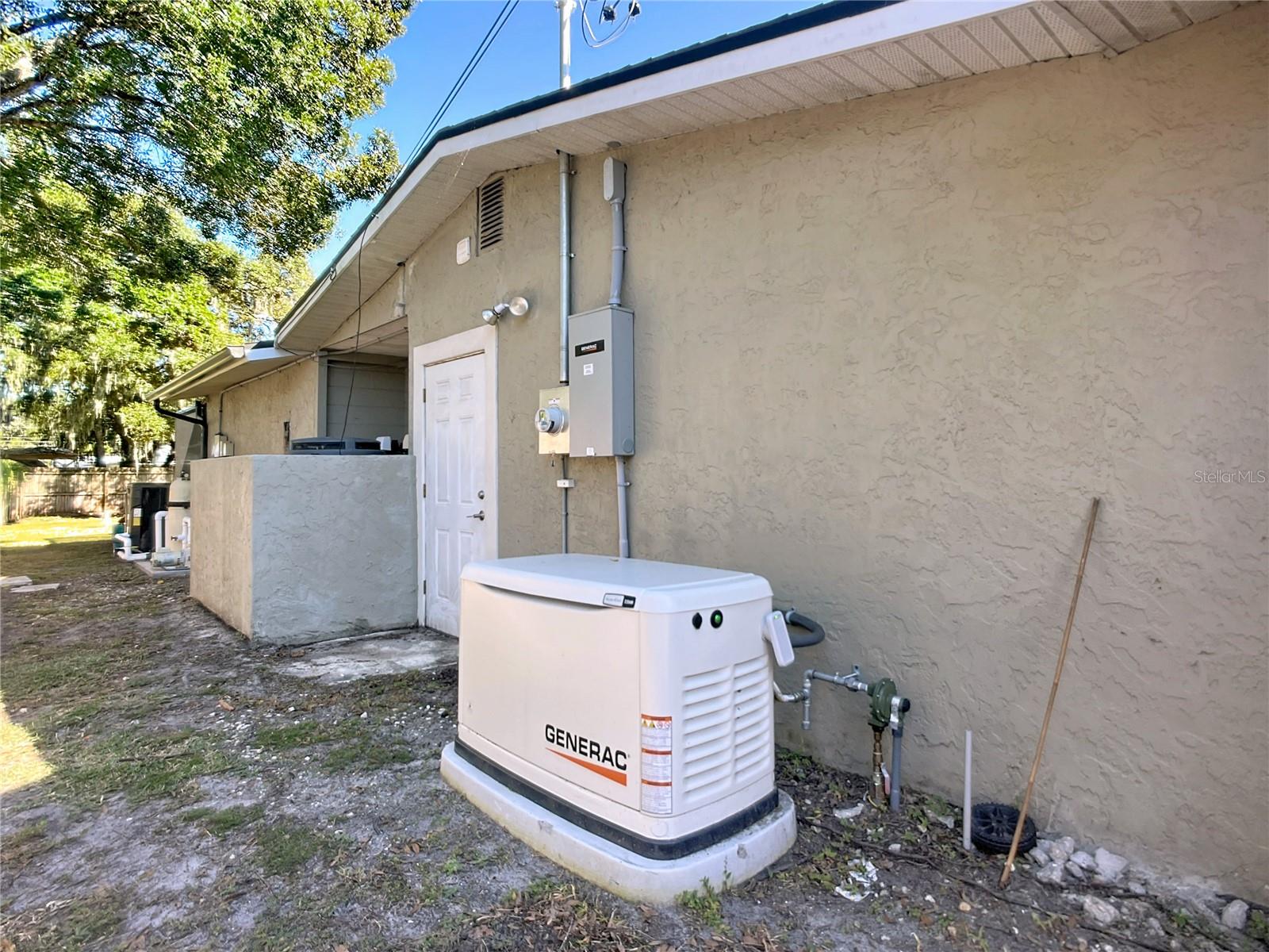 505 E LAKE DR, SARASOTA, FL, 34232